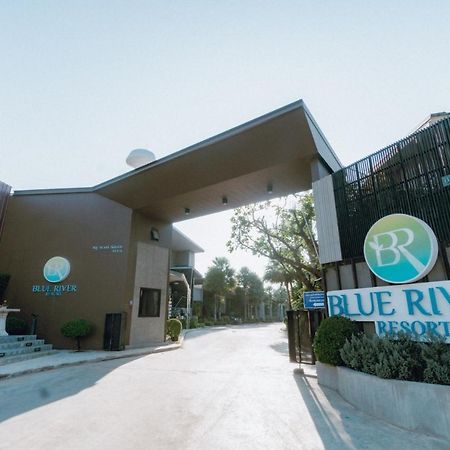 Blue River Resort Phitsanulok Extérieur photo