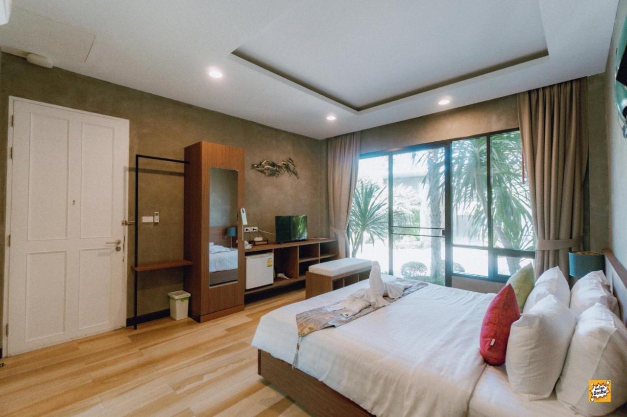 Blue River Resort Phitsanulok Extérieur photo
